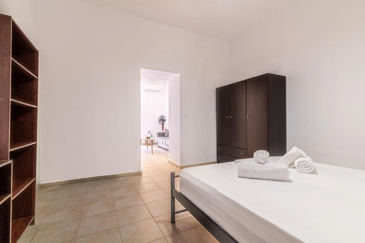 Beachfront Apt Next To The Mall Heraclión 0*,  Grecia